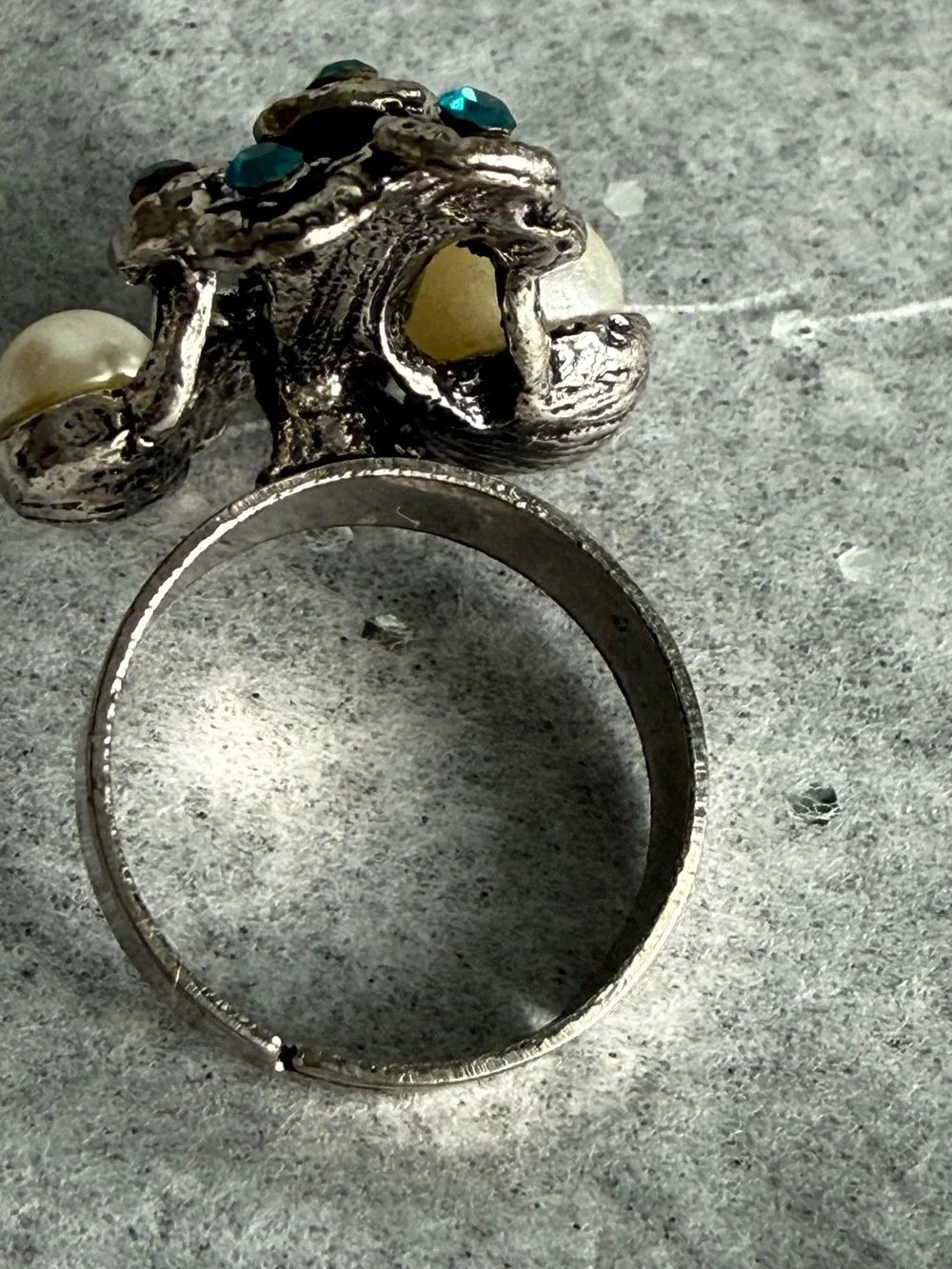 Silver-Tone Pearl Cluster Ring with Teal Crystals